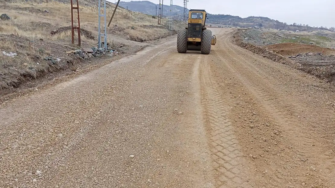 Gölbaşı'nda yol onarım çalışmaları devam ediyor