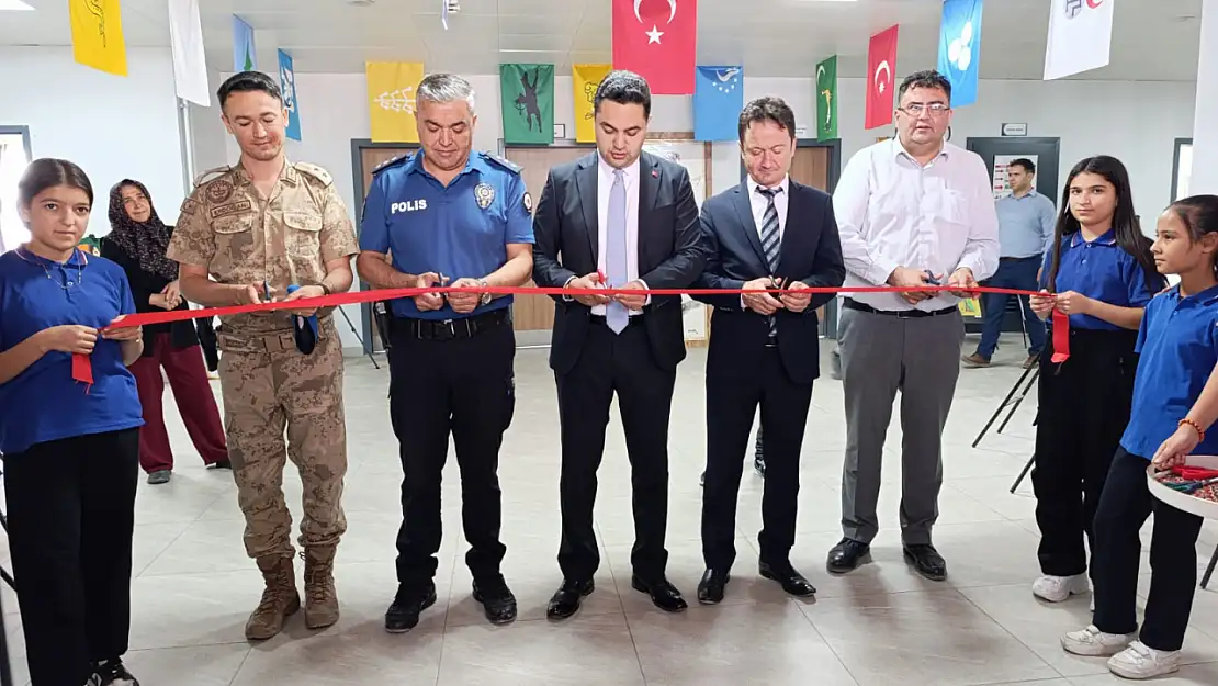 Gölbaşı Şehit Mikdat Sümer Ortaokulu öğrencilerinden yıl sonu sergisi