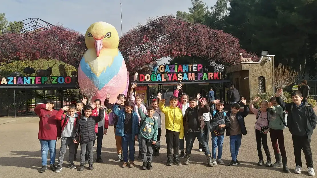 Gölbaşılı öğrenciler hayvanat bahçesinde keyifli bir gün geçirdi