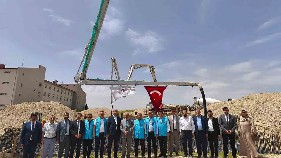 Hafızlık ve Kur'an kursu temeli dualarla atıldı