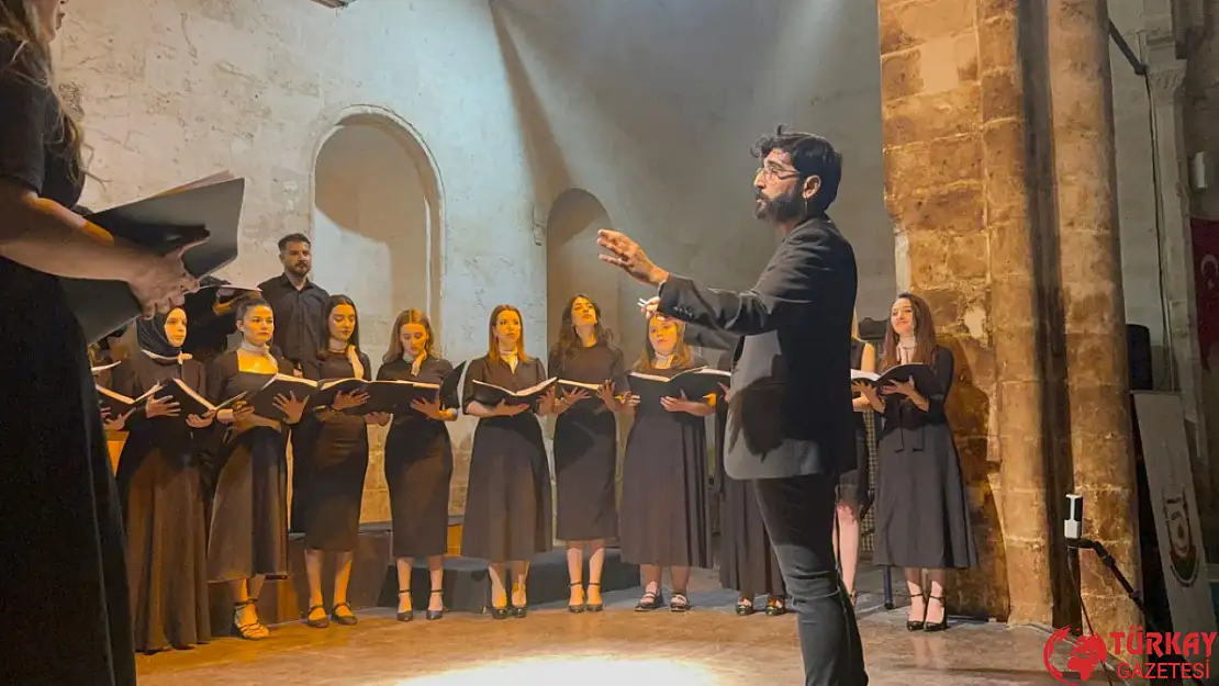Harran Üniversitesi Öğrencilerinden oluşan Vox Humanis Korosu'ndan unutulmaz konser