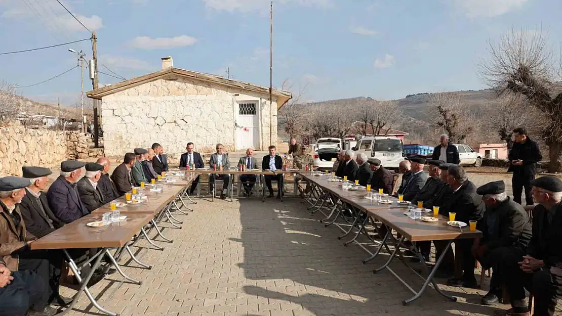 Adıyaman Valisi Varol il protokolü Kayaönü Köyü halkıyla bir araya geldi