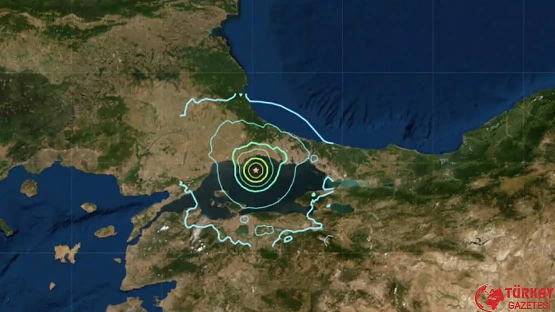 İstanbul'da deprem! Peş peşe beşik gibi sallandı
