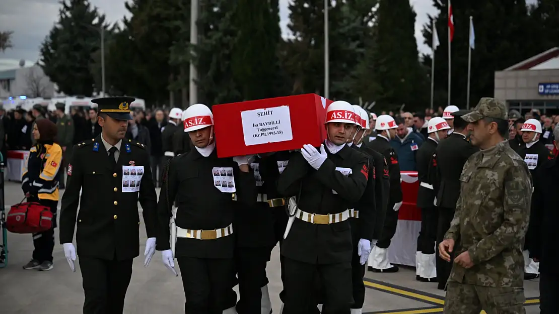 Kahraman şehitlerimiz memleketlerine uğurlandı