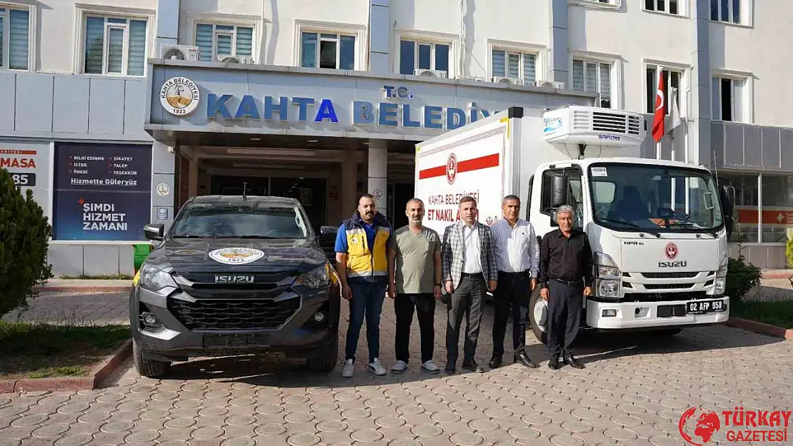 Kahta Belediyesi hizmet kalitesini artırmak için filosuna 2 yeni araç ekledi
