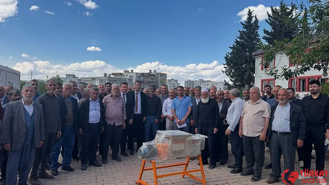 Kahta'daki 99 çiftçiye üzüm sıkma makinesi dağıtıldı