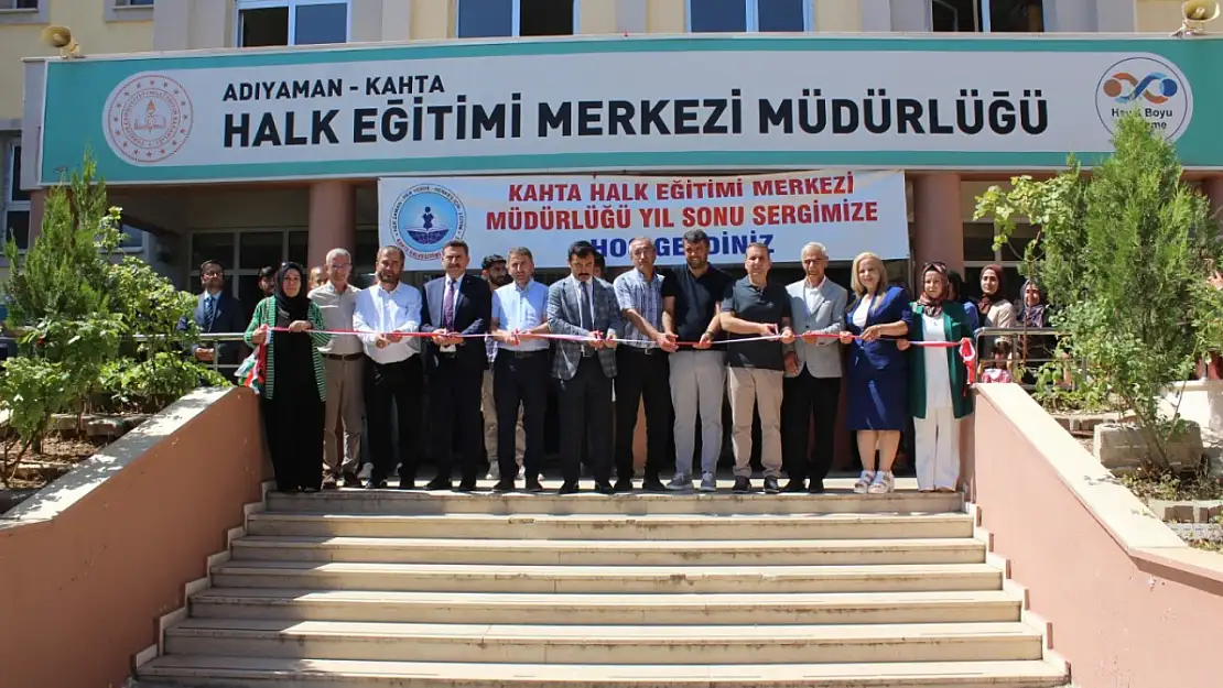 Kahta Halk Eğitim Merkezi'nde yılsonu sergisi açıldı
