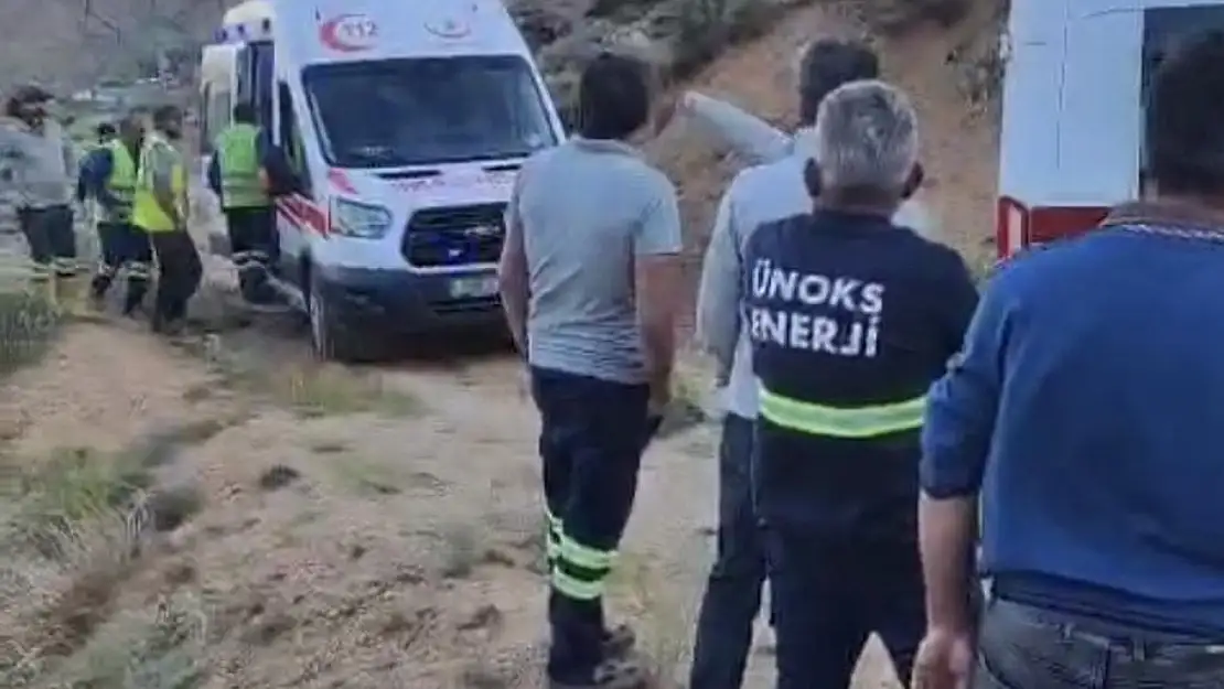 Kamyonet uçuruma yuvarlandı: 2 ağır yaralı
