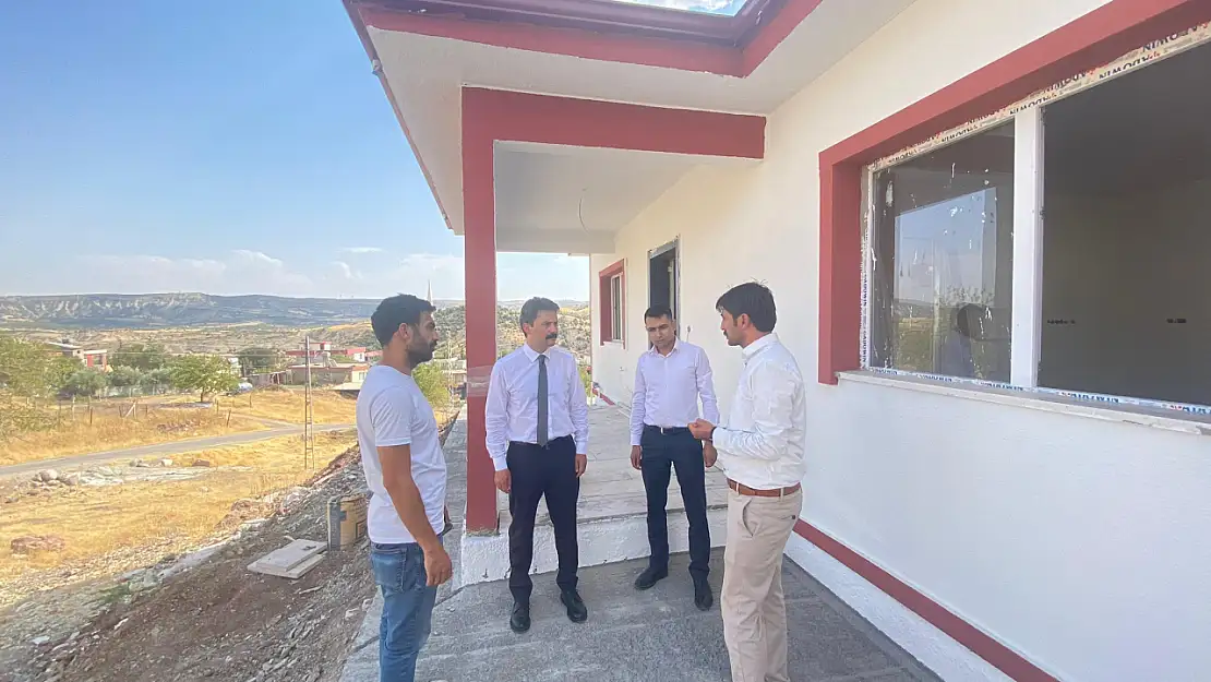 Kaymakam Aslan, Kızılhisar köyünde kalıcı deprem konutlarını inceledi