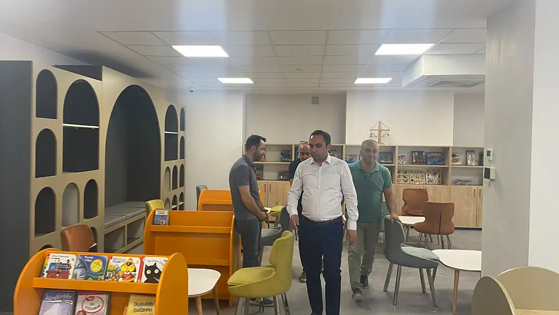 Kaymakam Partal Halk Kütüphanesinde incelemelerde bulundu