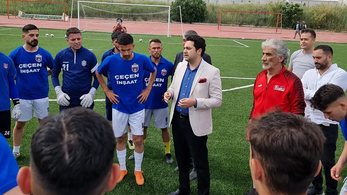 Kaymakam Seyhan'dan 1958 Gölbaşıspor'a moral desteği