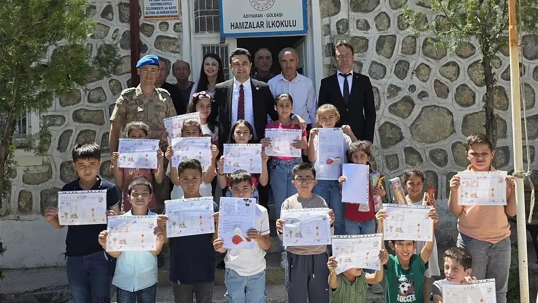 Kaymakam Seyhan öğrencilerin karne sevincine ortak oldu