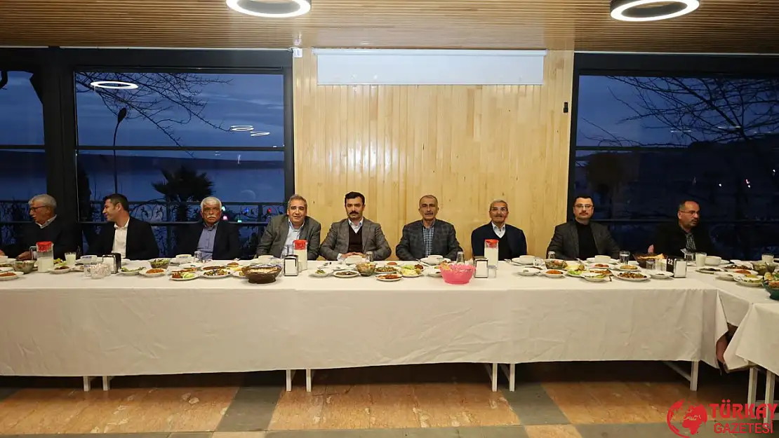 Kaymakam Soysal Muhtarlarla iftarda bir araya geldi