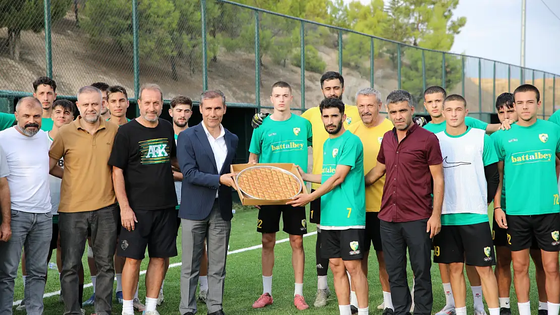 Keleş Adıyaman Futbol kulübü sporcularıyla bir araya geldi 