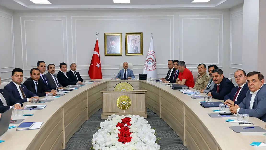 Kırsalda yapılacak ahırlar ve orta hasarlı binaların yıkımı değerlendirildi