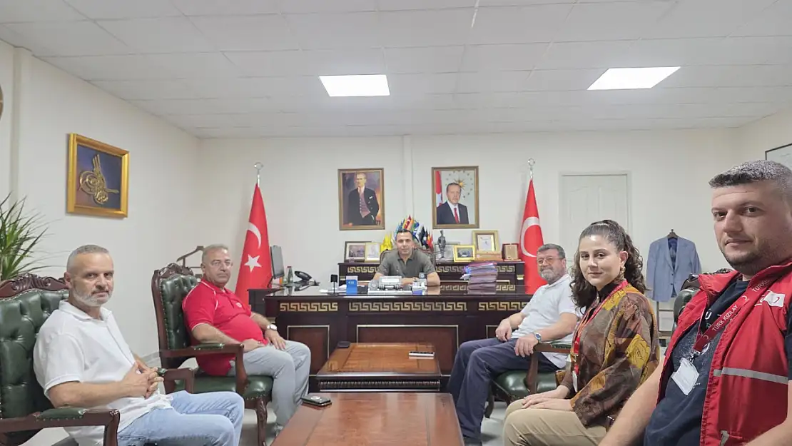 Kızılay Adıyaman Şubesi heyetinden Kaymakam Kadir Algın'a ziyaret