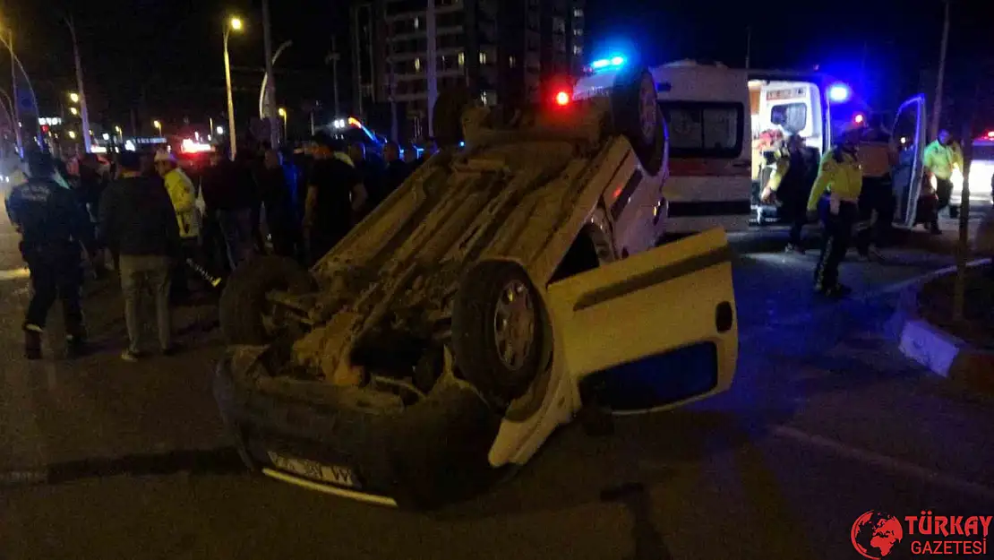 Malatya'da üç aracın karıştığı kazada 4 kişi yaralandı