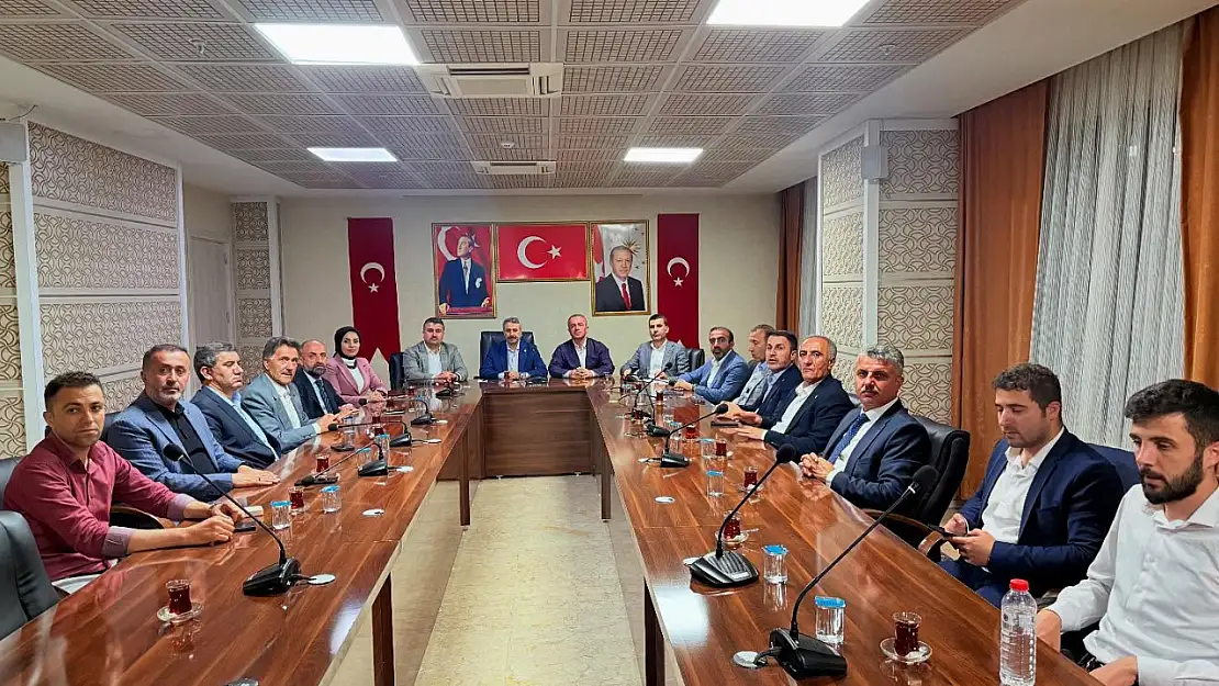 Milletvekili Alkayış, Hakkari il teşkilatı ile bir araya geldi