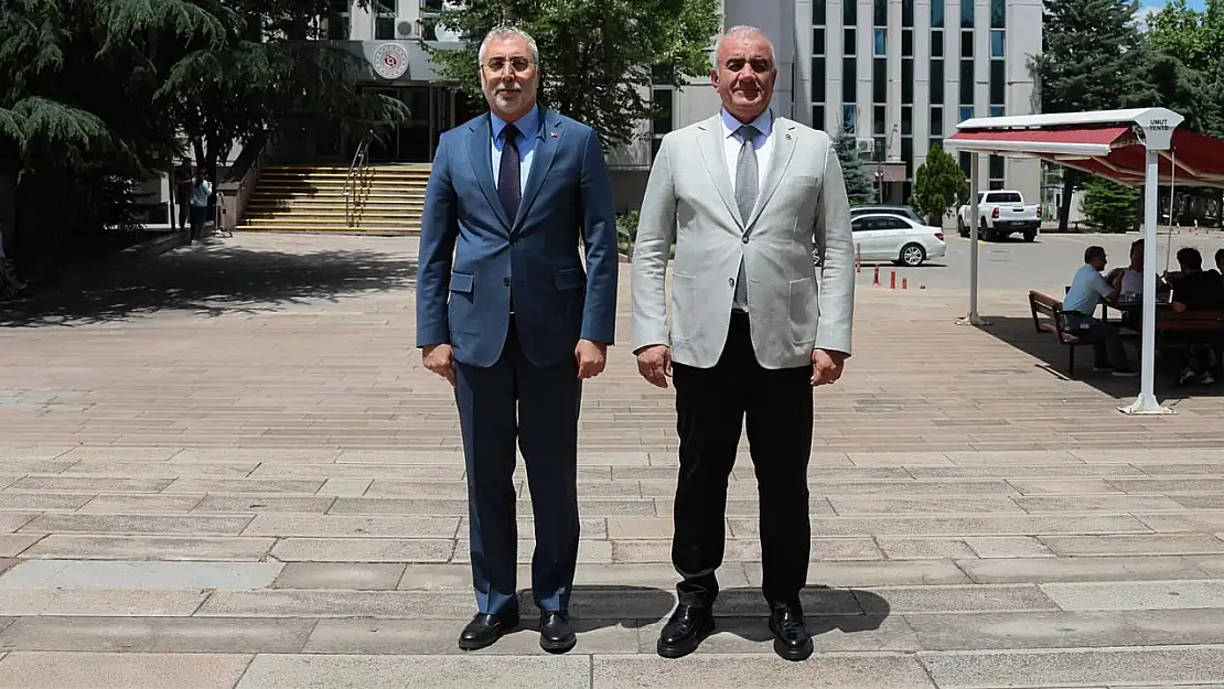 Milletvekili Özhan'dan Çalışma ve Sosyal Güvenlik Bakanı Işıkhan'a ziyaret