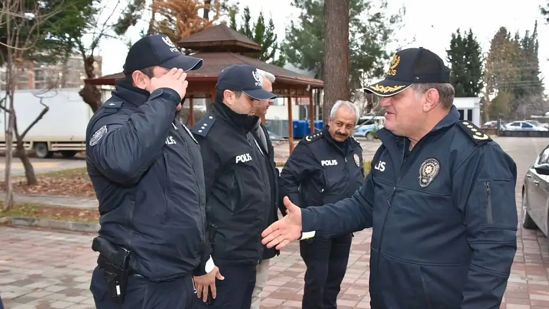 Adıyaman İl Emniyet Müdürü Uzman, polis merkezinde incelemelerde bulundu