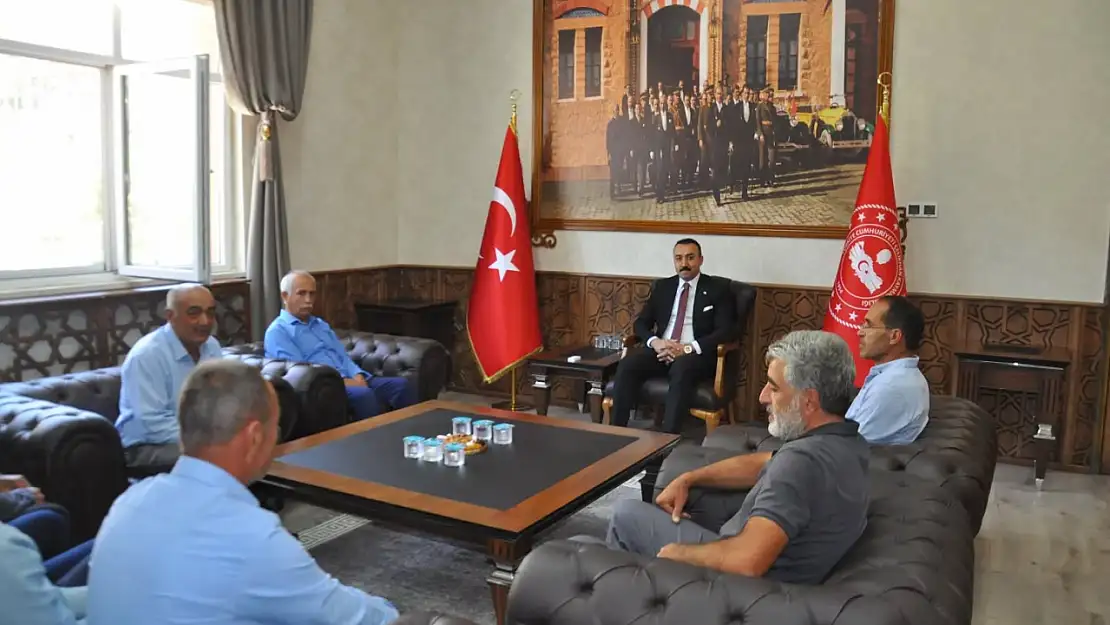 Muhtarlardan Kaymakam Pelvan'a ziyaret