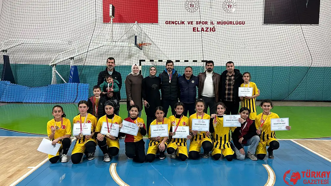 Narince ortaokulu Futsalda bölge şampiyonu oldu