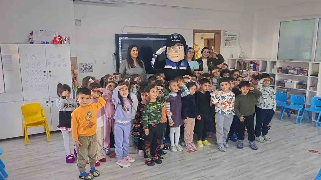 Öğrenciler polislik mesleği hakkında bilgilendirildi