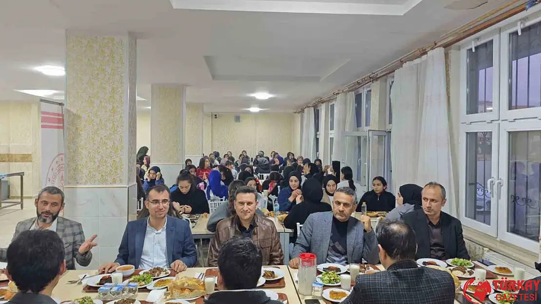 Pansiyonlarda iftar buluşmaları dayanışma ruhunu pekiştiriyor