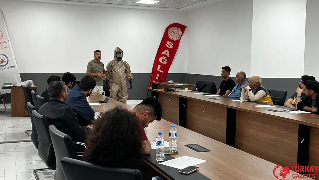 Sağlık çalışanlarına yönelik KBRN eğitimi devam ediyor