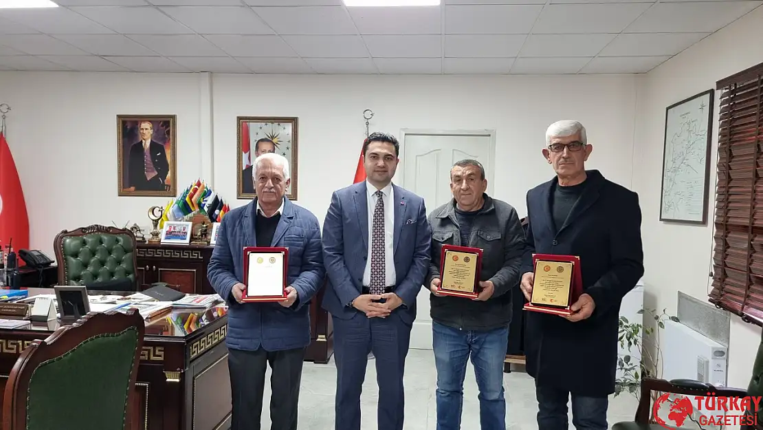 Sağlık Emekçilerine Kaymakam Seyhan'dan plaket