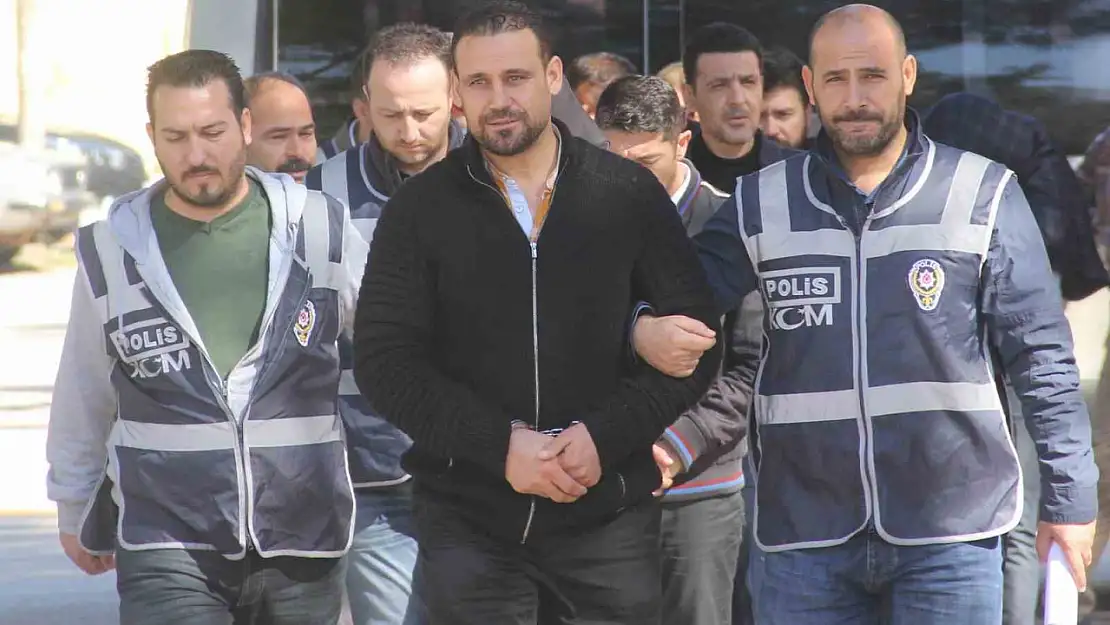 Sahte diploma çetesi lideri Ziya Kadiroğlu, 2018'de aynı suçtan gözaltına alınmış