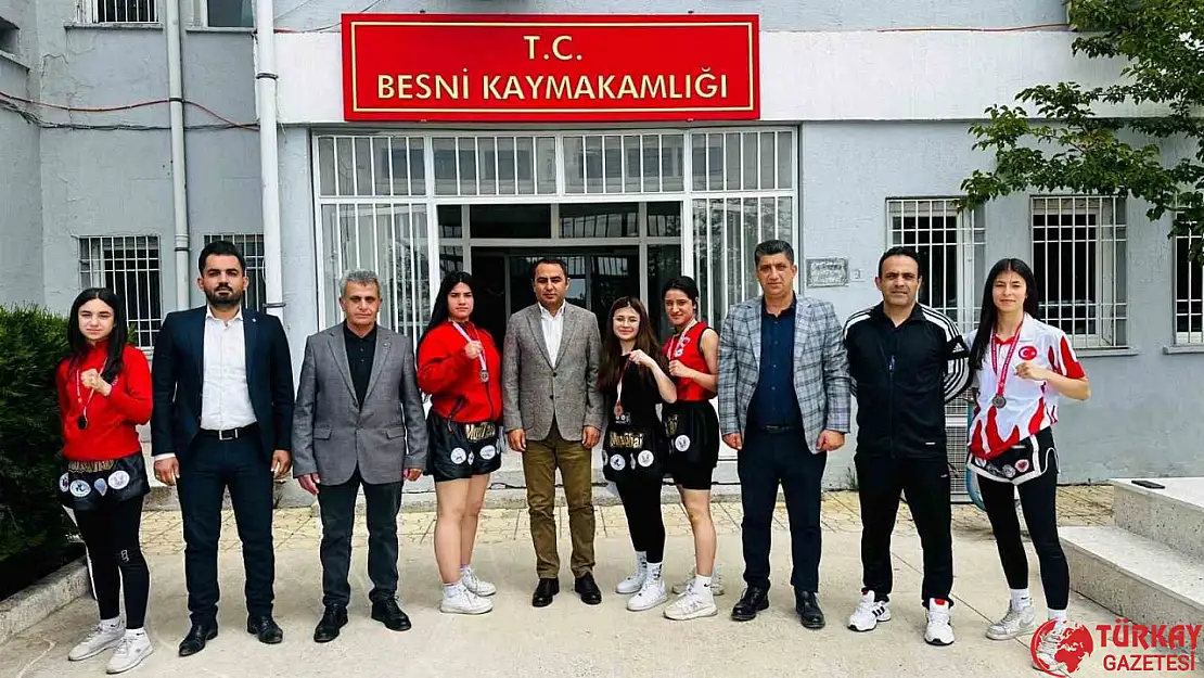 Şampiyon sporculardan Kaymakam Partal'a ziyaret