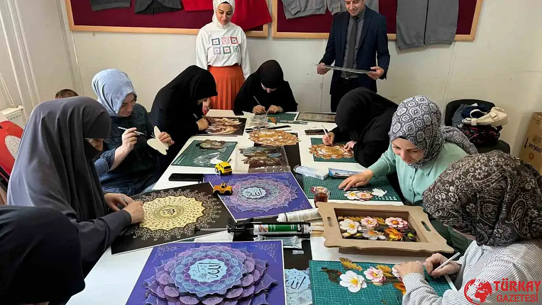 Samsatlı kadınlar eğlenerek öğreniyor