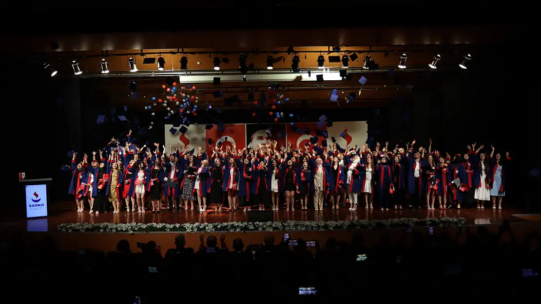 SANKO Üniversitesi'nde mezuniyet coşkusu yaşandı