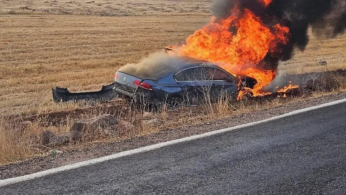 Şanlıurfa Viranşehir'de otomobil devrildi alev alev yandı: Sürücü yaralı kurtarıldı