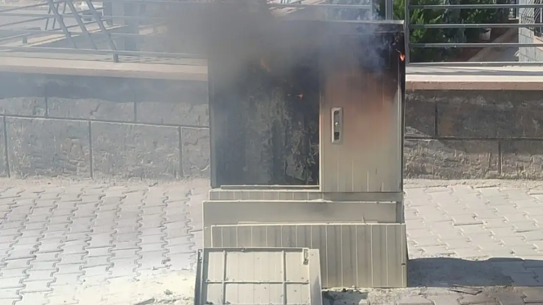 Şanlıurfa'da Elektrik Panosu Alev Aldı