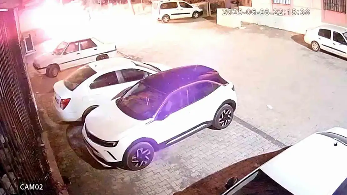 Şanlıurfa'da molotof kokteylli kundaklamalar kamerada