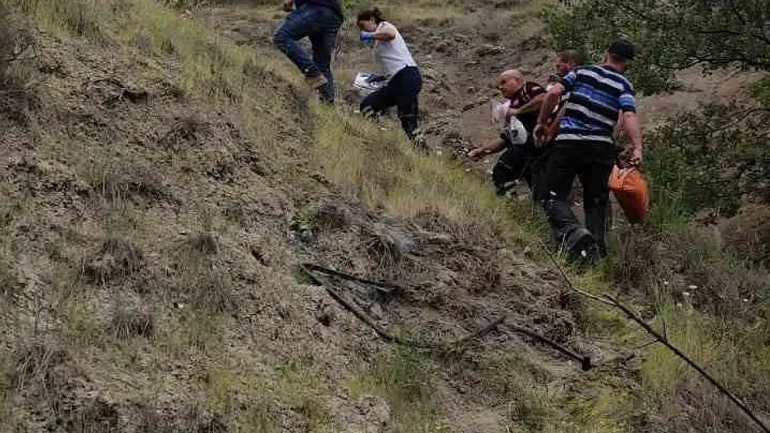 Şarampole devrilen traktörün altında kalan sürücü hayatını kaybetti
