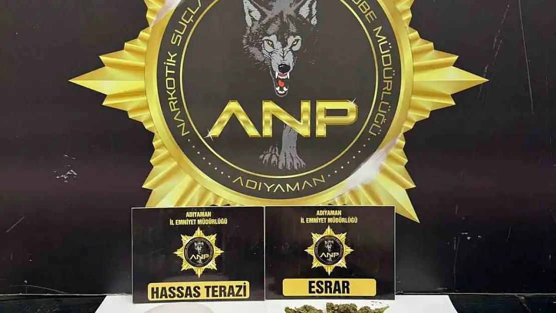 Şüpheli araçta uyuşturucu ele geçirildi: 3 gözaltı