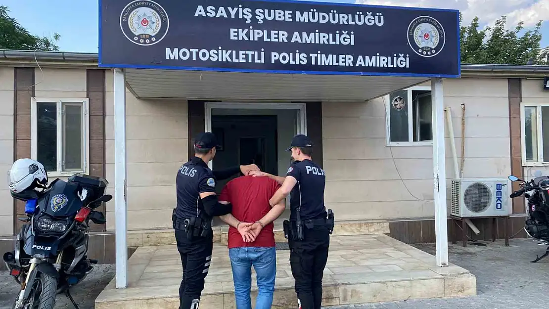 Şüpheli şahsın üzerinden silah çıktı