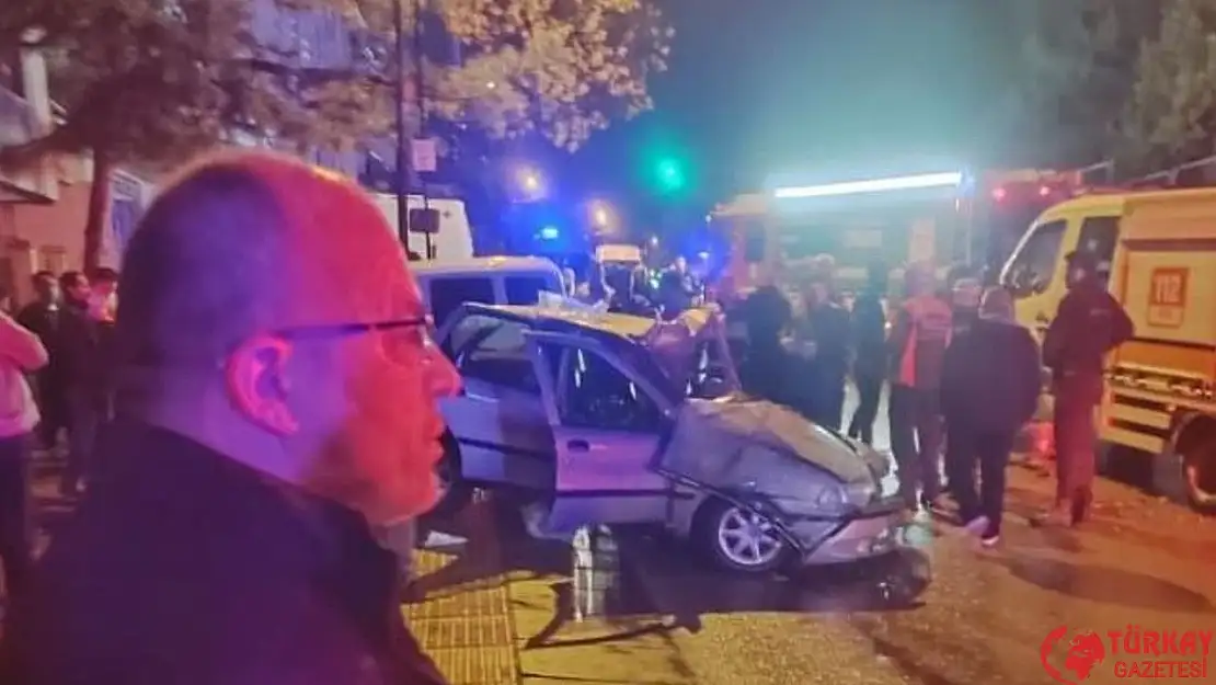 Ters yönden gelen araç kazaya sebep oldu: 2'si çocuk 5 yaralı