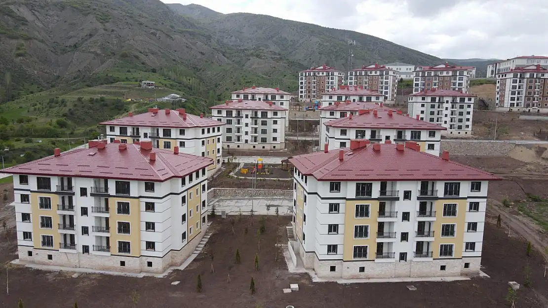 TOKİ Sivas Akıncılar'da 261 sosyal konutu teslim etti