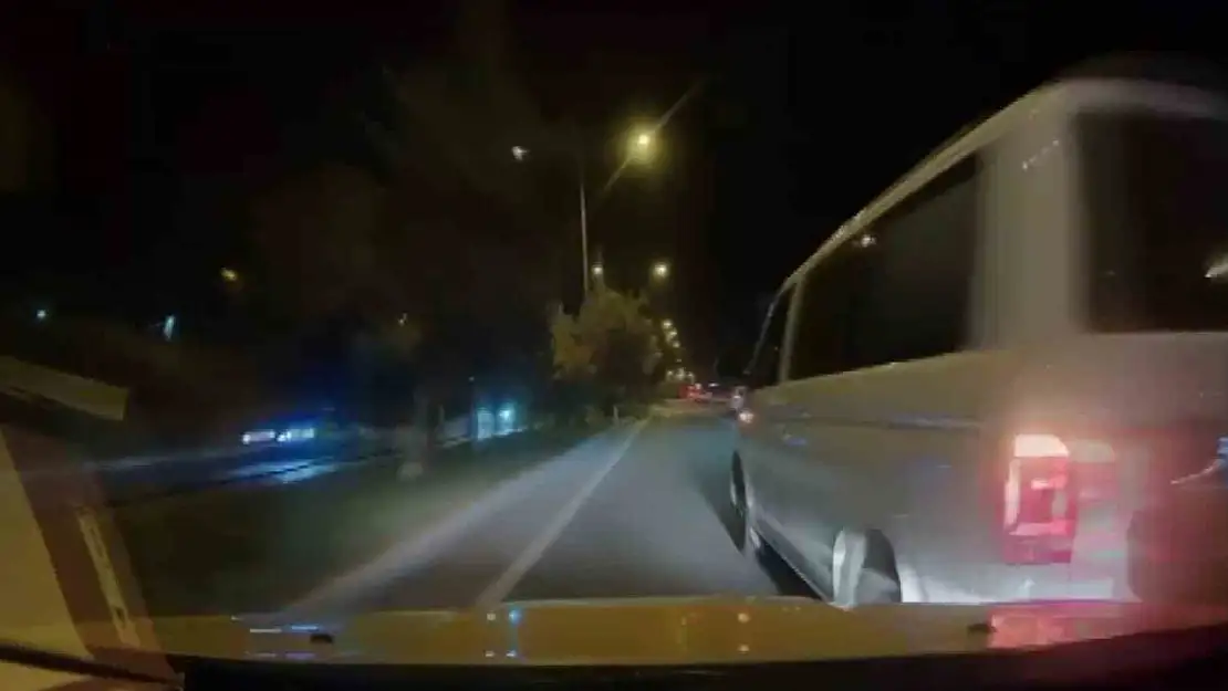 Adıyaman'da Trafikte kazaya neden olan makas anları kameraya yansıdı