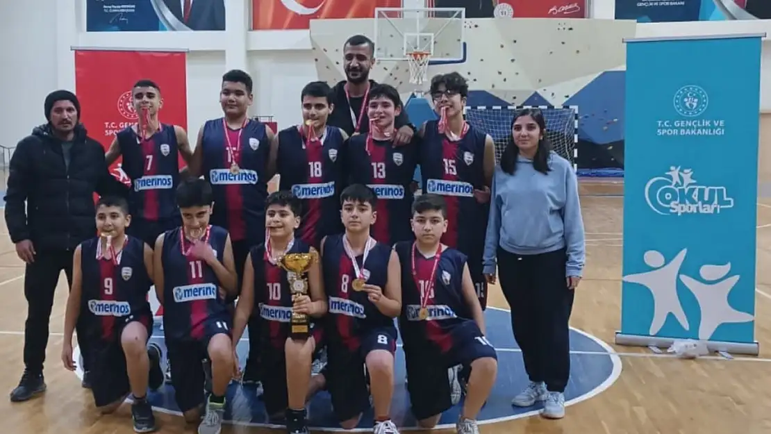 Tuğsuz Aliağa Ortaokulu Basketbolda Adıyaman Şampiyonu oldu