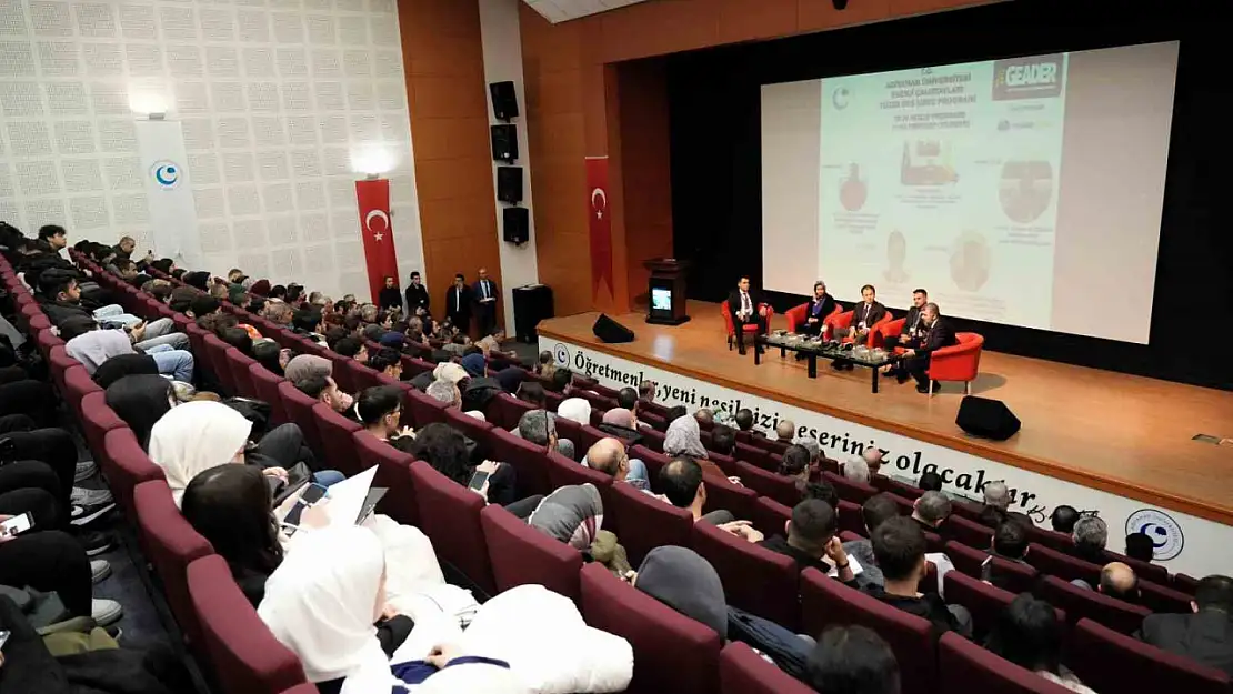 Türkiye'nin ilk tematik 'Yüzer GES Zirvesi' Adıyaman'da düzenlendi