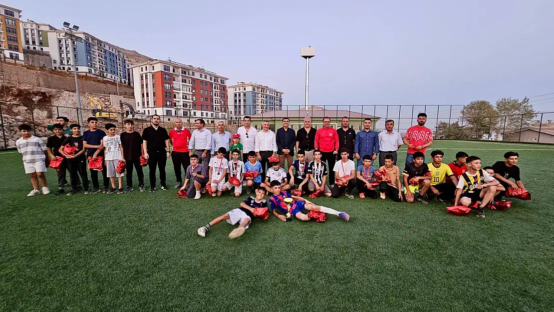 Tut ilçesinde Camiler arası futbol turnuvası sona erdi