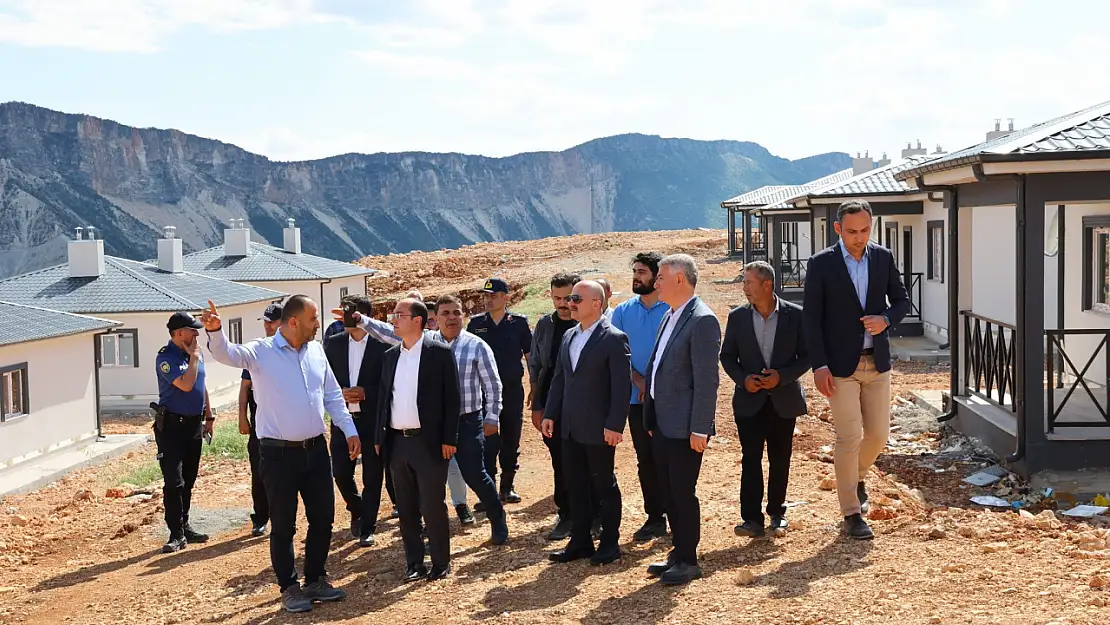 Vali Varol Boyundere Köyünde konutları inceledi