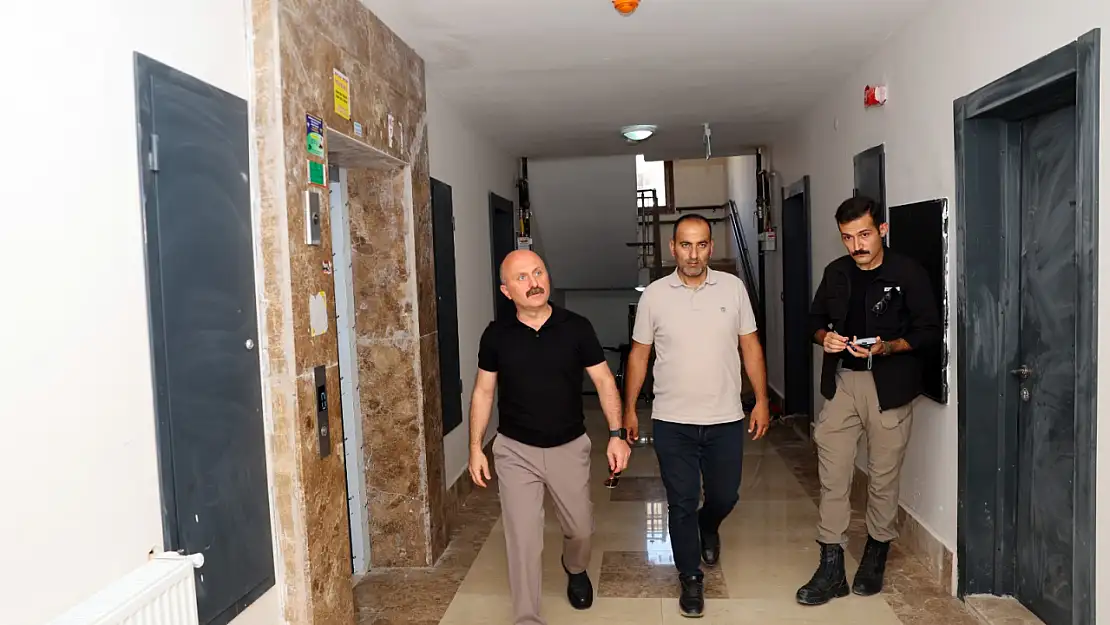 Vali Varol'dan Örenli kalıcı deprem konutlarına habersiz denetim