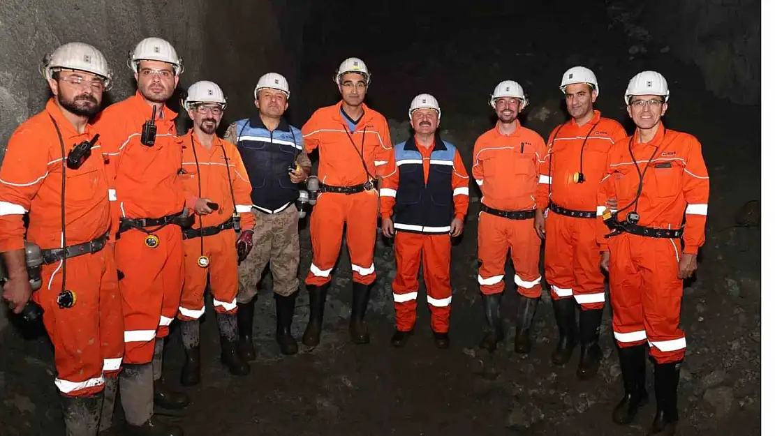 Adıyaman Valisi Varol, maden ocağında incelemelerde bulundu