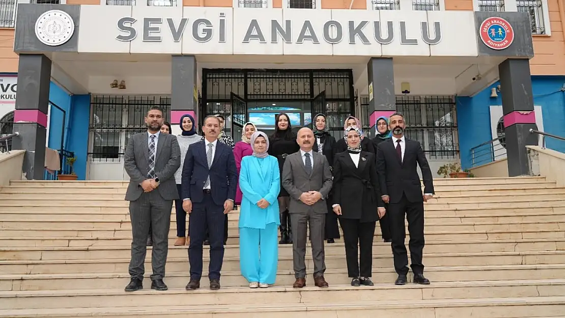 Vali Varol minik öğrencilerle bir araya geldi